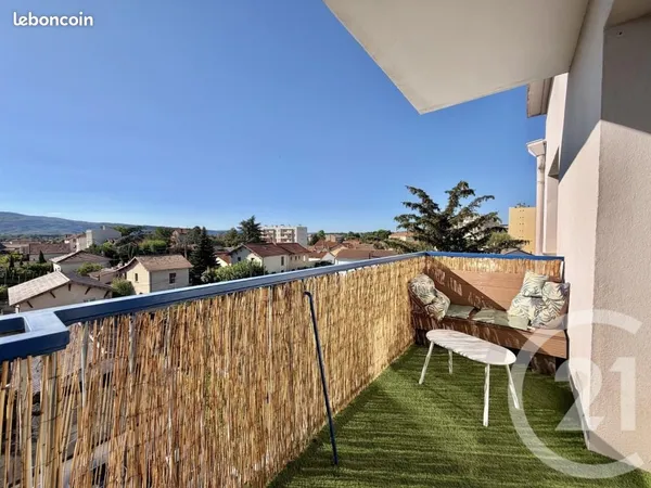 Appartement 2 pièces 64 m²