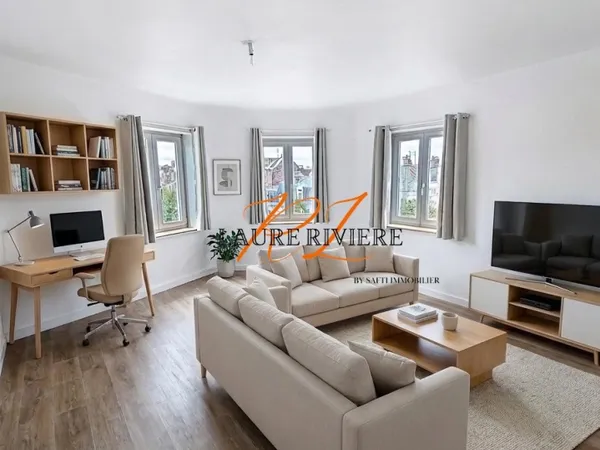 Studio lumineux de 24 m² au dernier étage, secteur Brûle-Maison