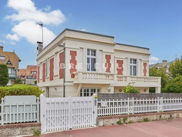 Maison 7 pièces 240 m²