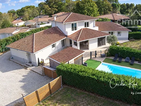 Villa Familiale de 247m² + Maison T3  de 56 m²