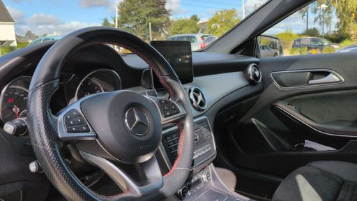 Mercedes Classe GLA 180 122 7G-Tronic - Fascination – 2019 – 97470 km – Essence – Boîte Automatique — photo 14
