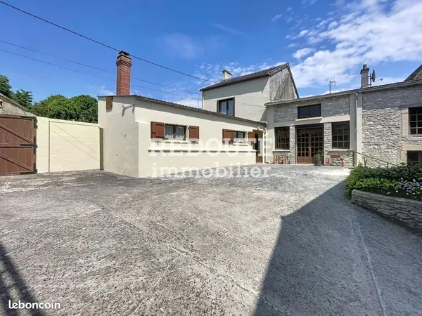 Maison 8 pièces 270 m²