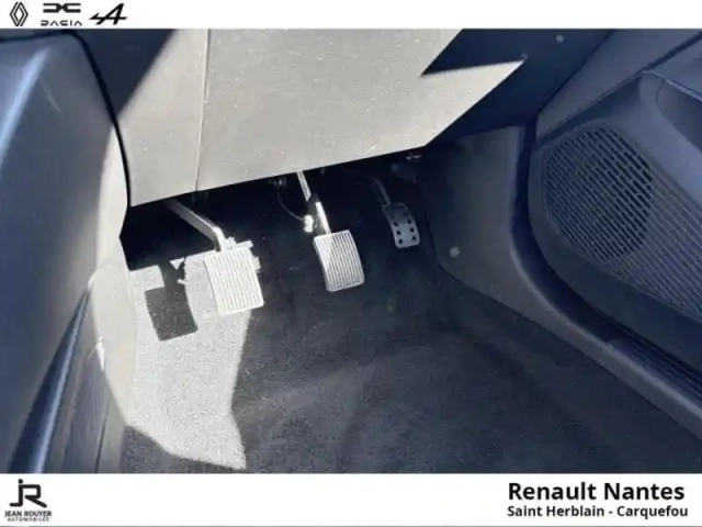 Renault Clio 1.5 blue dci 100ch evolution - auto ecole — photo 8