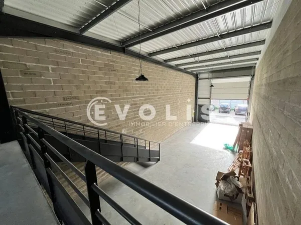 Local d'activité 174 m²