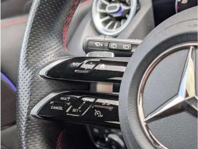 Mercedes Gla 250 e hybrid eq — photo 13