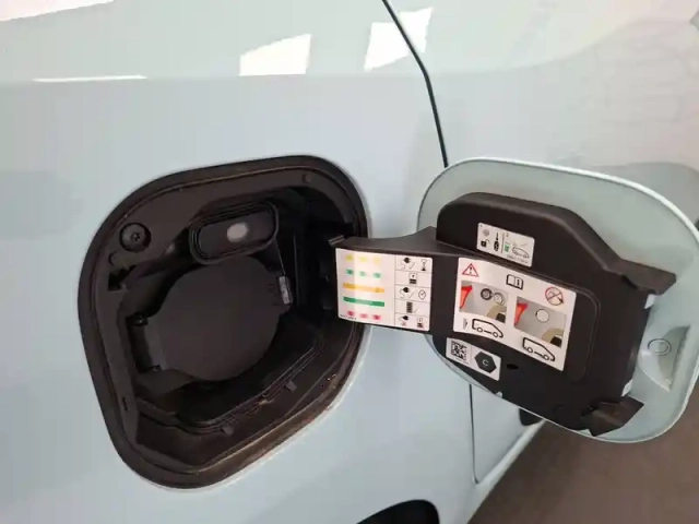 Renault Twingo iii e-tech — photo 20