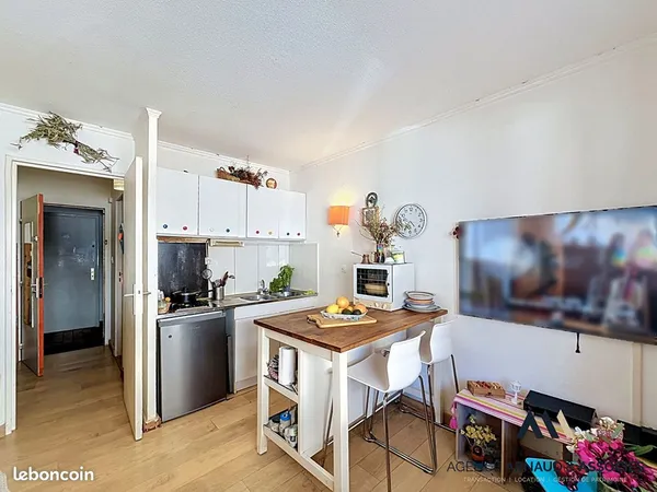 Studio 1 pièce 20 m²