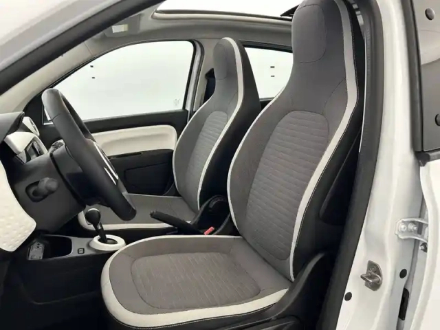Renault Twingo iii e-tech — photo 18