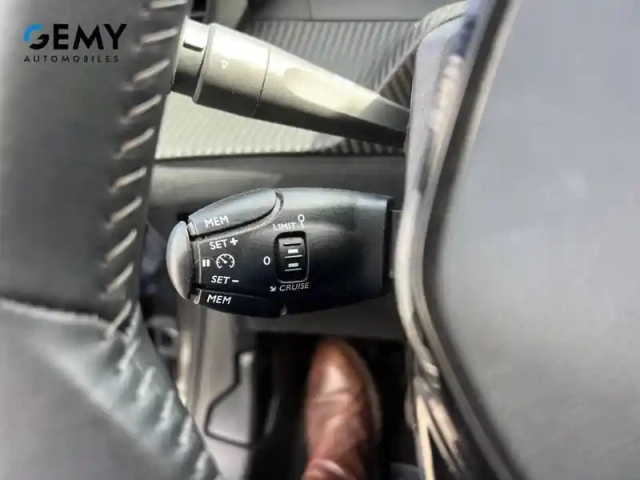 Peugeot 208 puretech 100 s&amp;s bvm6 — photo 18