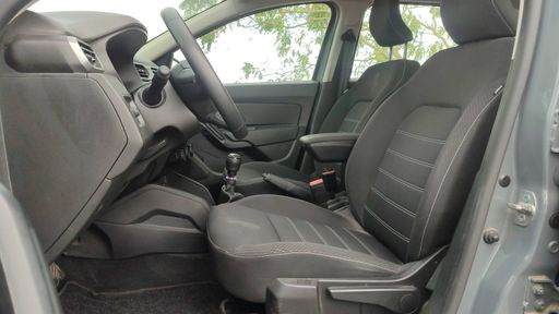 Dacia Duster 1.3 TCe 130 - Expression – 2023 – 49284 km – Essence – Boîte Manuelle — photo 12