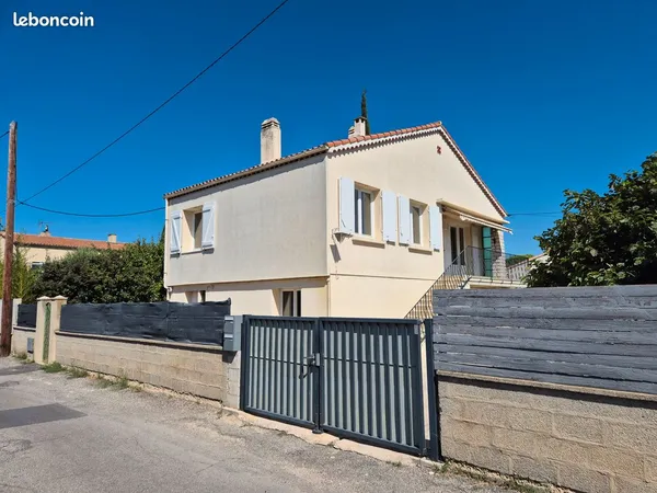 À louer - Pélissanne - Appartement T4, 74 m² avec balcon et jardin - Exposition plein sud