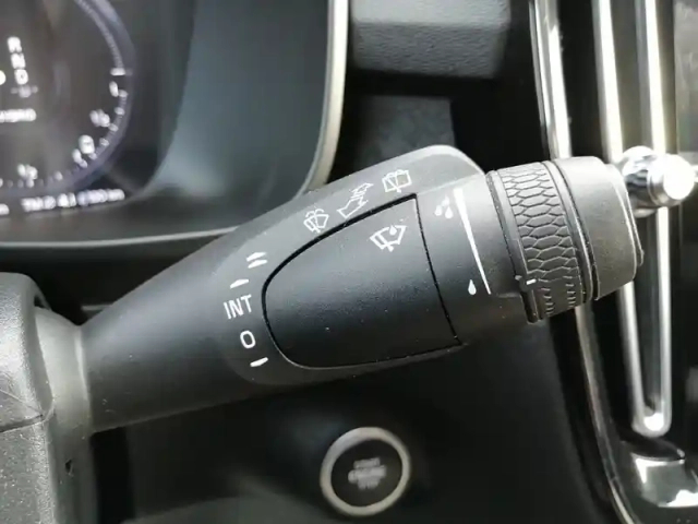 Volvo Xc40 t5 recharge 180+82 ch dct7 — photo 12