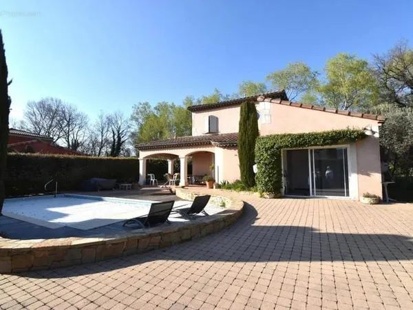 Villa provençale de qualité 6 pièces 140 m² sur terrain clos avec piscine à Montboucher-sur-Jabron