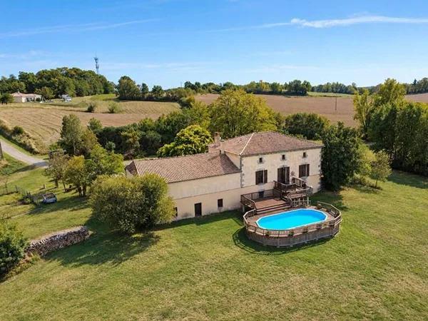 Maison 7 pièces 270 m²