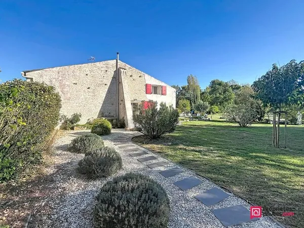 LE GUÉ-D'ALLERÉ - Maison en pierre rénovée - 200 M² - Parc arboré - Piscine chauffée ? DPE C
