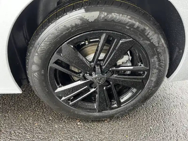 Peugeot 308 hybrid 145 e-dcs6 — photo 41