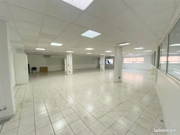 LOCAL COMMERCIAL 502 m² NICE