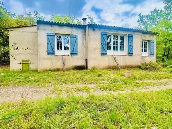 Maison autonome 140m2 sur terrain d'1hectare à Figanières