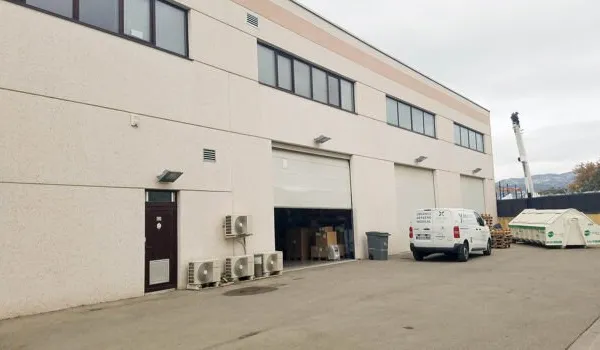 Local commercial 1400 m²