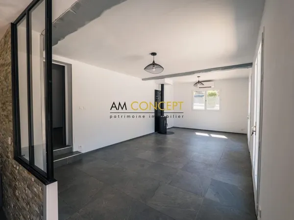 Vends maison ancienne - 72 m² - 3 pièces, 2 chambres - Frejus 83600