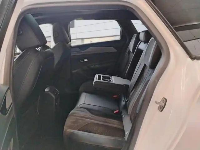 Peugeot 308 sw phev 225 e-eat8 gt — photo 23