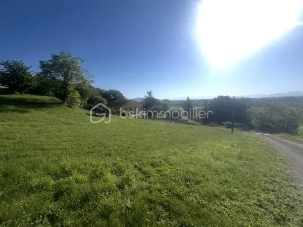 Terrain 842 m²
