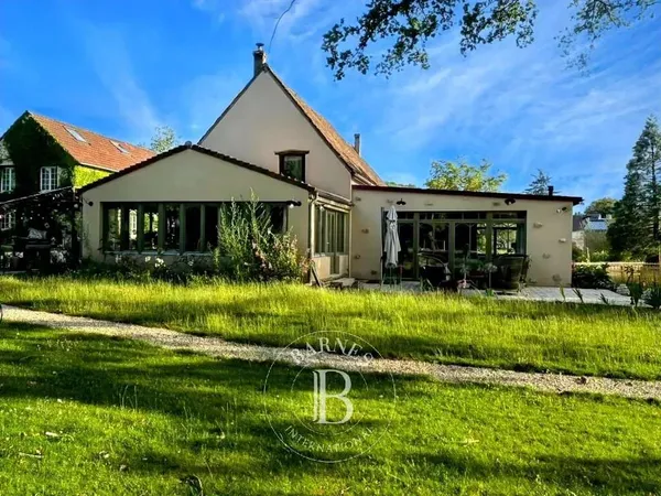 Maison 15 pièces 150 m²