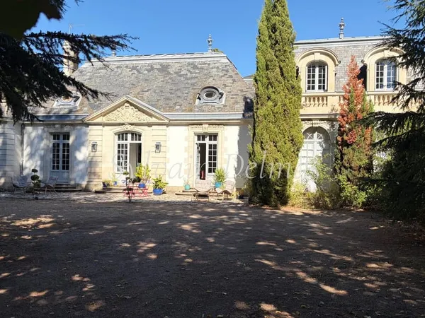 Propriete à vendre 10 pièces SAINT AVERTIN (37)