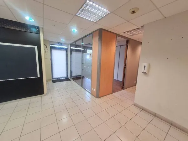 Local commercial 105 m²