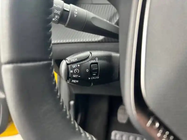 Peugeot 208 puretech 100 s&amp;s bvm6 — photo 20