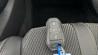 Peugeot 2008 1.2 PureTech 130ch S&S GT EAT8 — photo 16