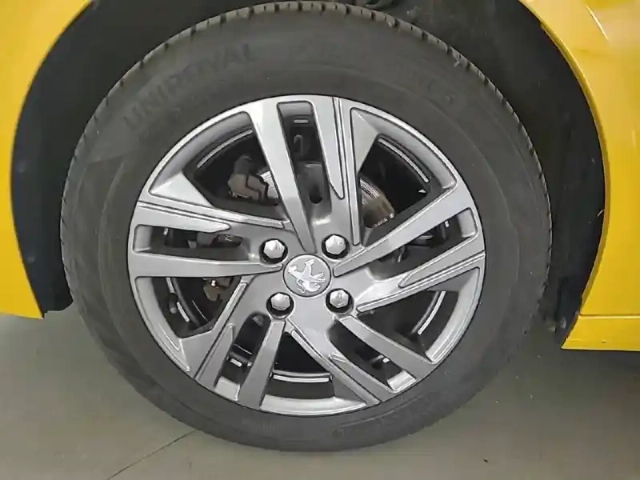 Peugeot 208 puretech 75 s&amp;s bvm5 — photo 13