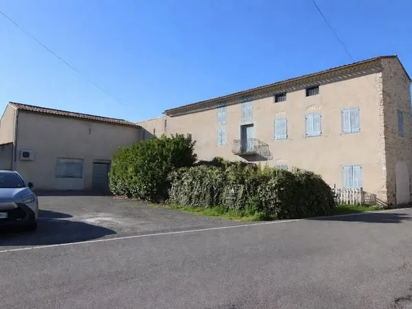 Maison 9 pièces 180 m²