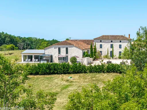 Maison 6 pièces 257 m²