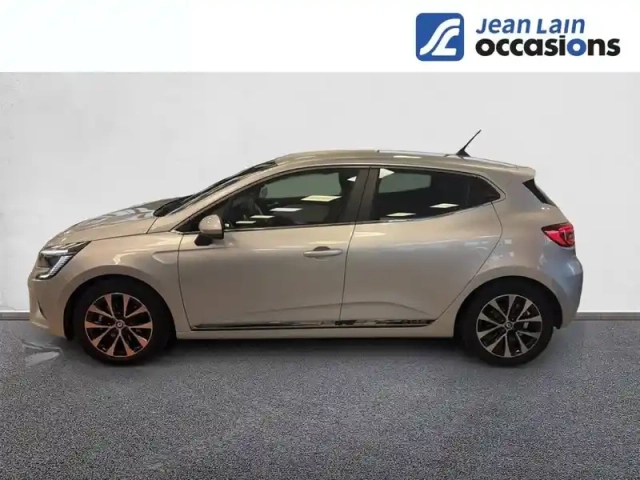 Renault Clio e-tech 140 - 21n — photo 48