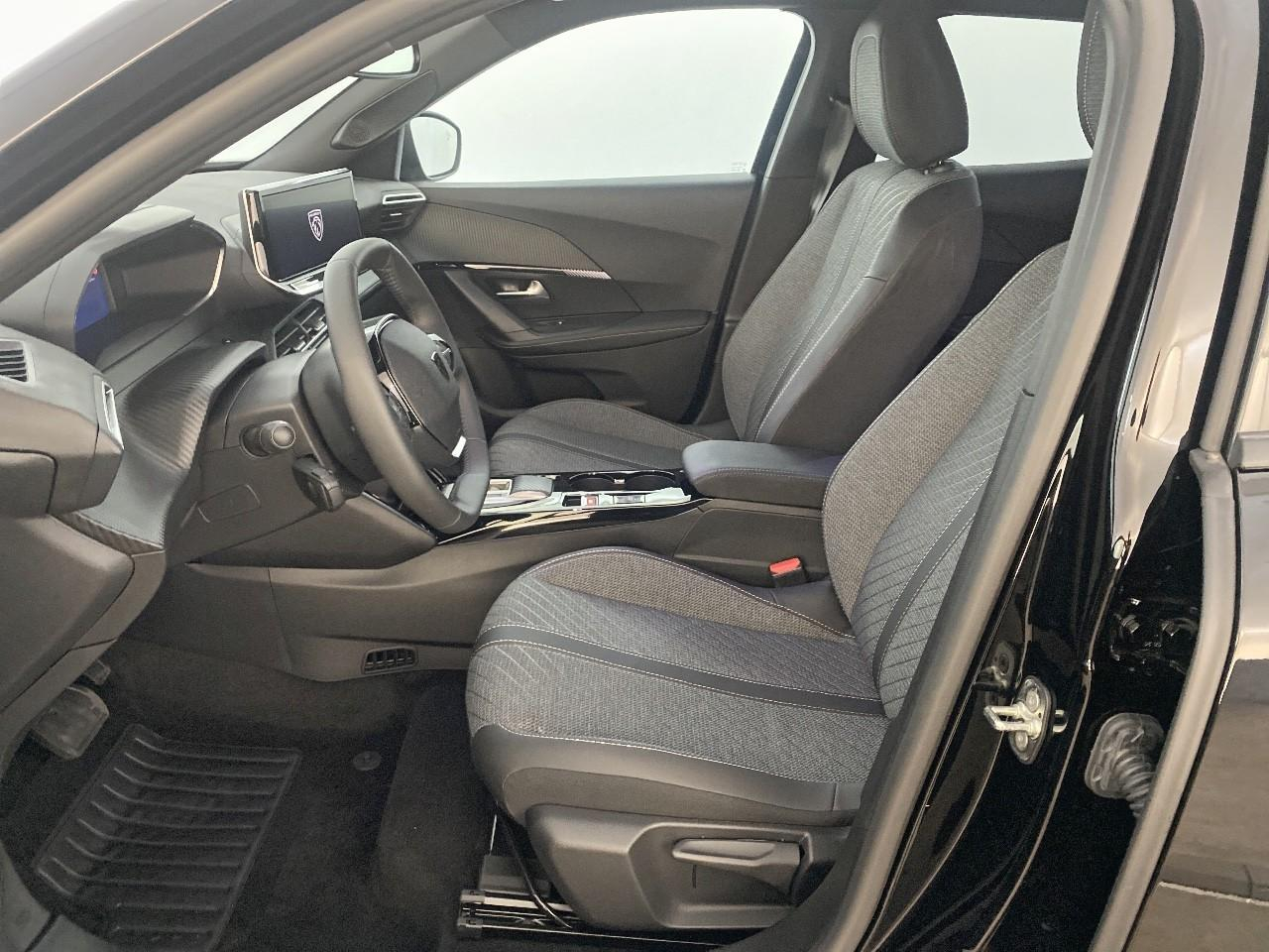 Peugeot 2008 hybrid 145 ch e-dcs6 allure — photo 9