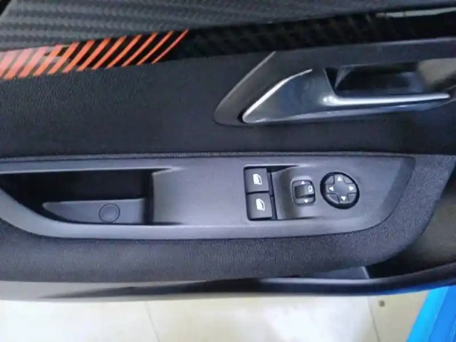 Peugeot 208 electrique 50 kwh 136ch — photo 97