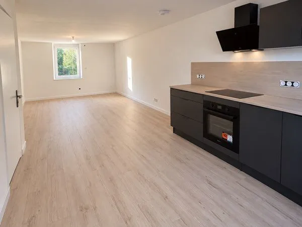 Appartement T3 72 m2 rénové à Froidcul