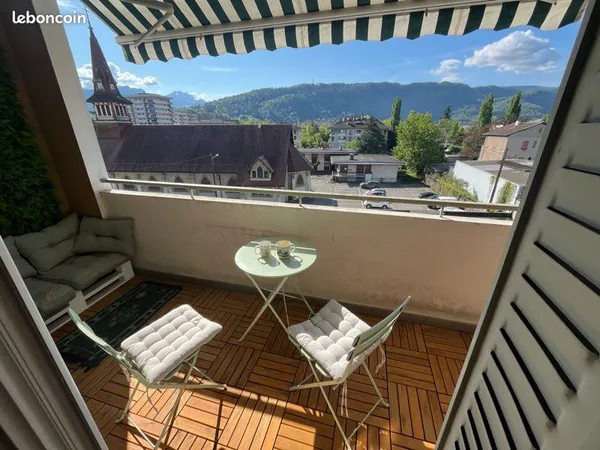 A louer Annecy - Pont Neuf — T3 meublé de 54 m² avec grand balcon Sud