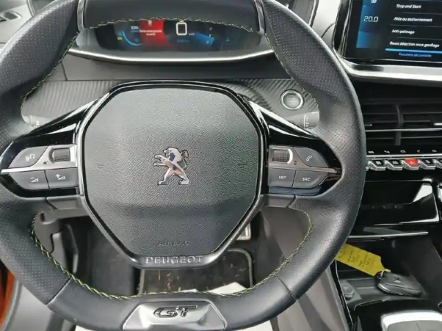 Peugeot 2008 puretech 130 s&amp;s bvm6 gt — photo 18