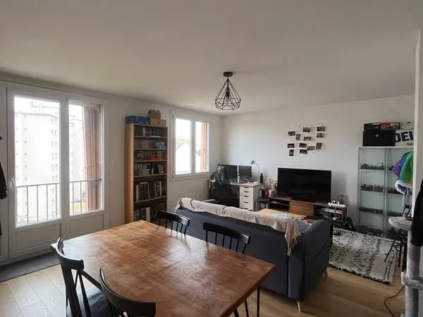 Colocation Ivry 2 Personnes ( 1 place )