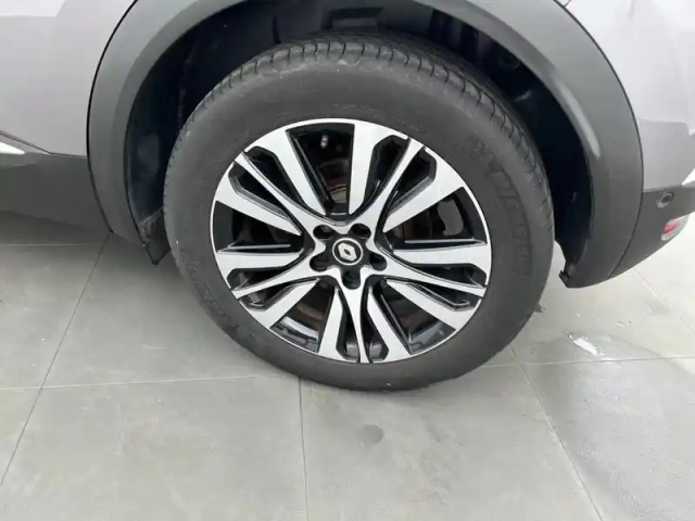 Renault Captur e-tech plug-in 160 - 21 — photo 38