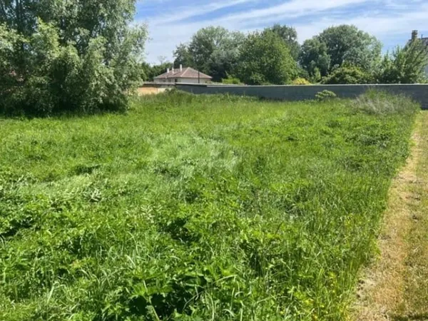 Terrain 650 m²