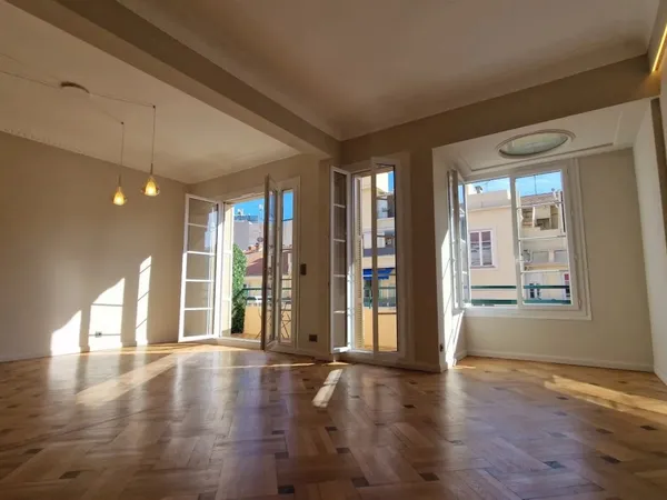 CARRE D OR 85M² D'EXCEPTION + BALCON/TERRASSE