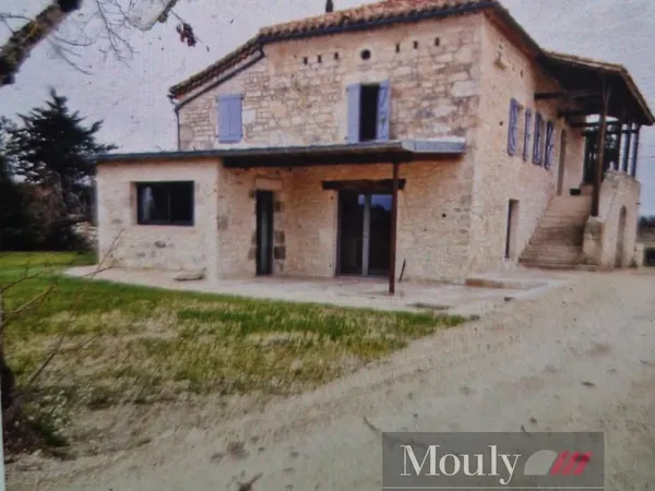 MAISON ENTIEREMENT RENOVEE LHOSPITALET