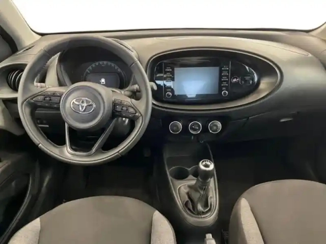 Toyota Aygo X 1.0 vvt-i 72ch dynamic my23 — photo 10