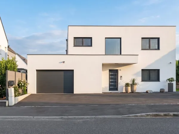 Maison individuelle récente de 6 pièces (2023) - 204 m² habitables, terrain de 600 m² et garage doub