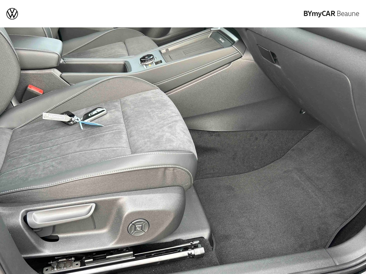 Volkswagen T-Roc 1.5 eTSI EVO2 Hybrid 150 ch DSG7 — photo 26