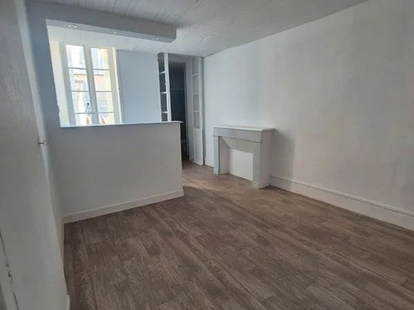 Studio restauré centre ville Marmande