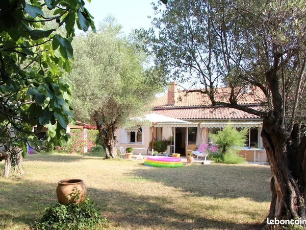 RARE - BEAUCAIRE (Gard) : Ensemble de 2 MAISONS MITOYENNES à vendre en un seul bloc : 270 000 + 145 